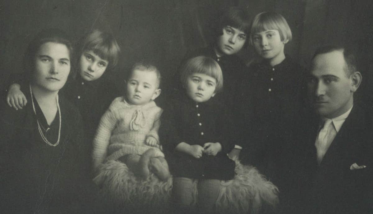 The Poremba family in 1932