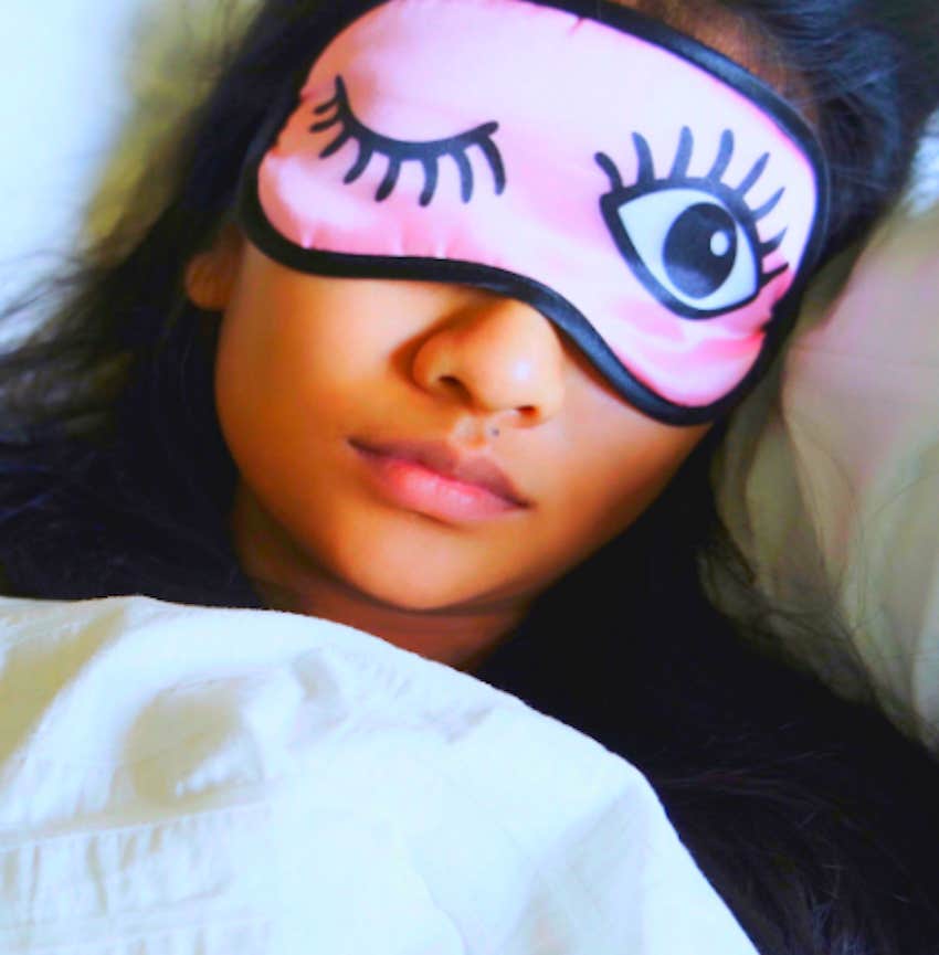 sleeping with eye mask with one eye open