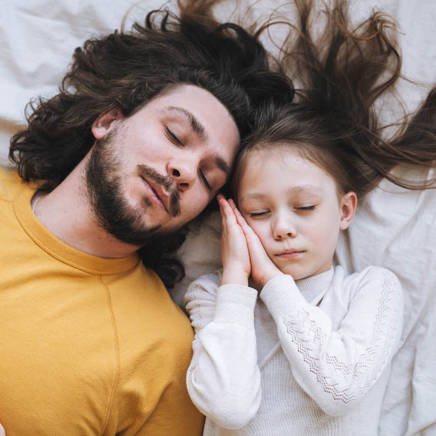 Dad Feels Uncomfortable After Learning His 11-Year-Old Daughter Falls Asleep In Her Mom &amp;amp; Boyfriend&#039;s Bed
