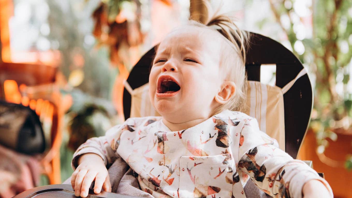 Child crying in restaurant