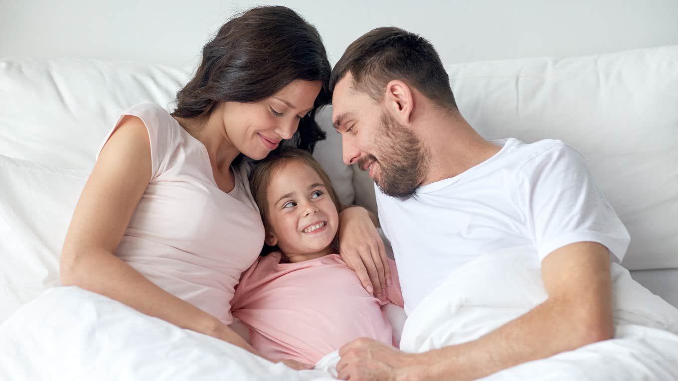 daughter in mom and boyfriend's bed