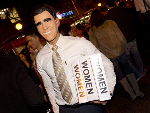 binders full of women mitt romney holding binders full of women