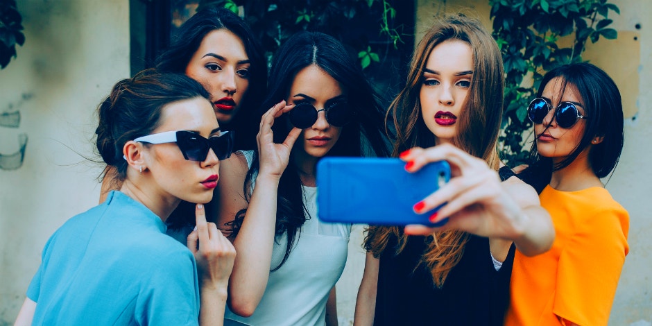 12 Selfies That Tell The World You're A Narcissist 