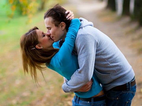 How To Make Your Boyfriend A Better Kisser [VIDEO]