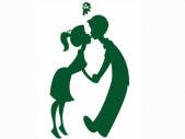 5 Tips For Making Holiday Plans With Your Partner couple kissing holiday mistletoe christmas