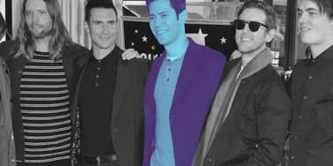 Members of Maroon 5, Ryan Dusick isolated with a secret, colored blue to represent depression 