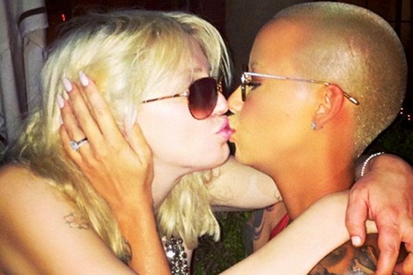 courtney love amber rose kissing