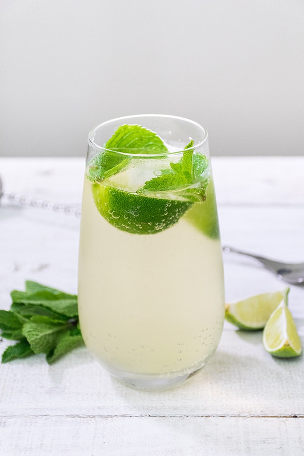 cucumber cooler drinks, summer drinks, weight loss goals, low calorie drinks, low calorie cocktails, cocktail recipes, drink recipes, alcoholic drink recipes, cocktails, diet, weight loss