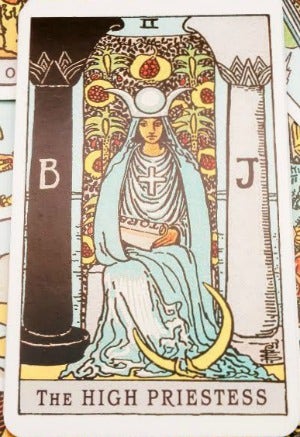 the high priestess tarot card