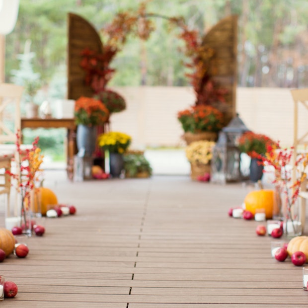 halloween wedding ideas aisle decor