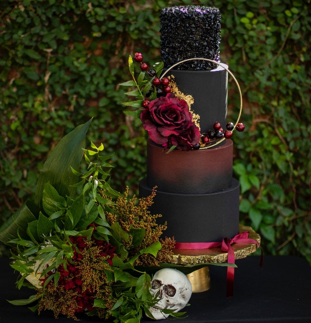 halloween wedding ideas black wedding cake
