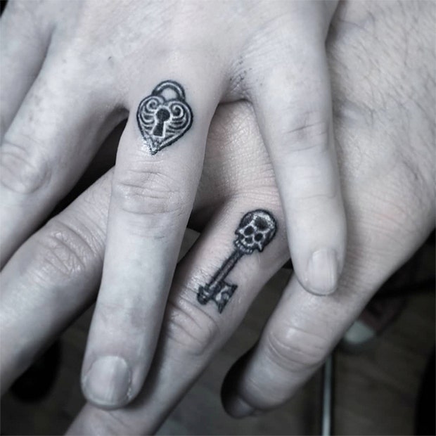 lock and key 3D wedding ring tattoo