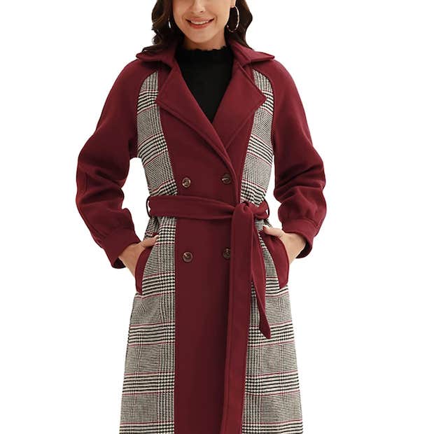 winter wedding ideas statement coat