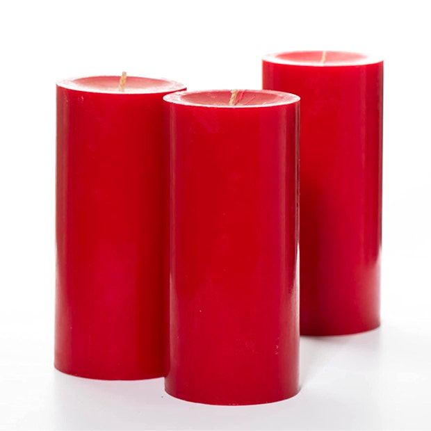 winter wedding ideas red candles