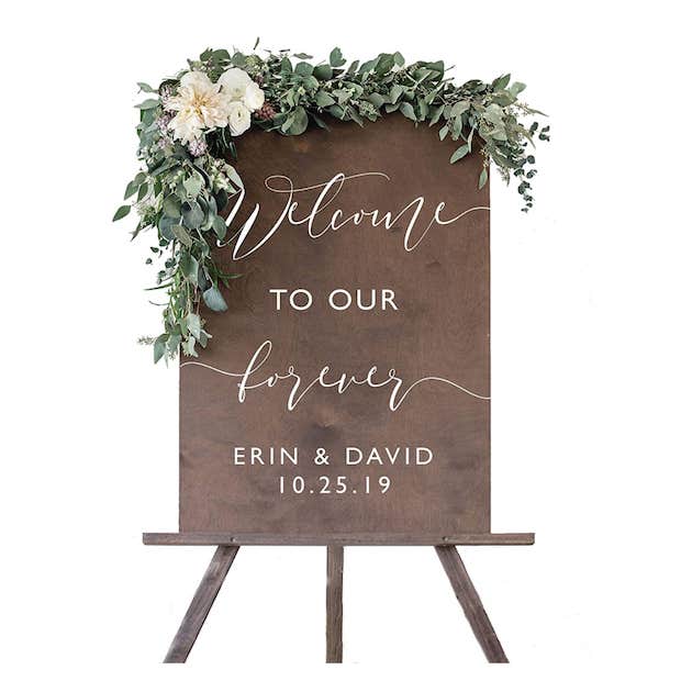 winter wedding ideas rustic welcome sign
