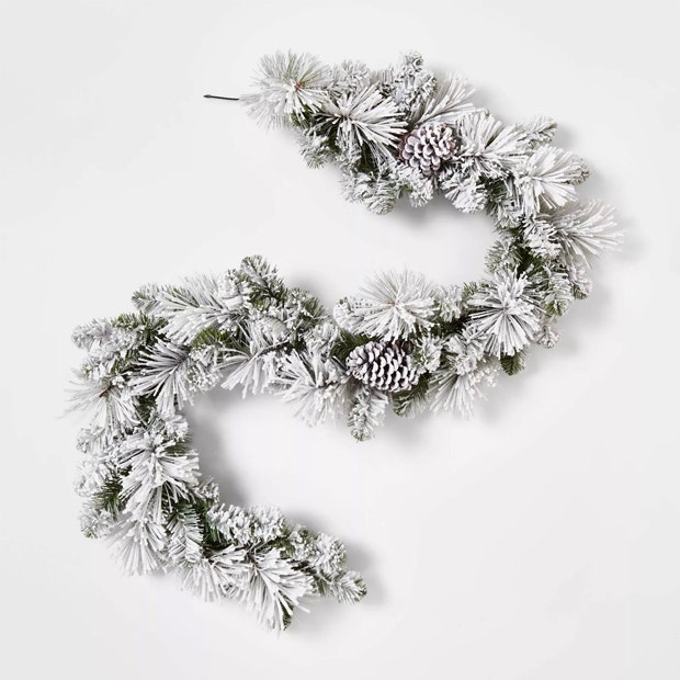 winter wedding ideas Christmas garland