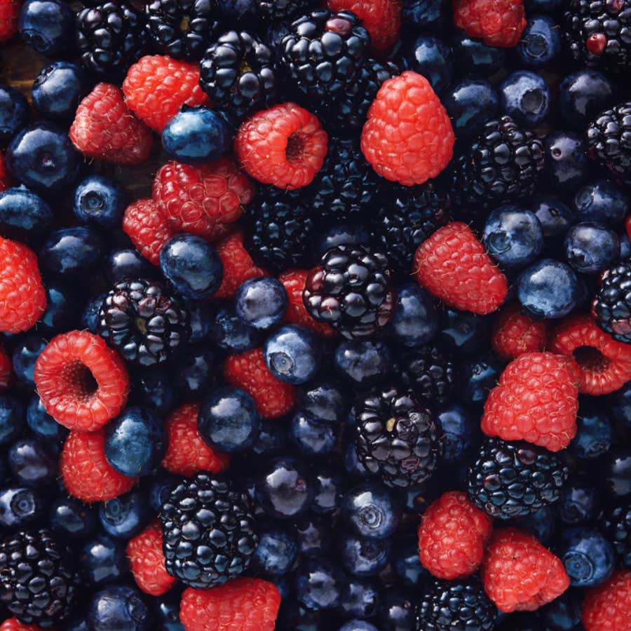 doctor recommends to stop adding dairy to smoothies that include berries