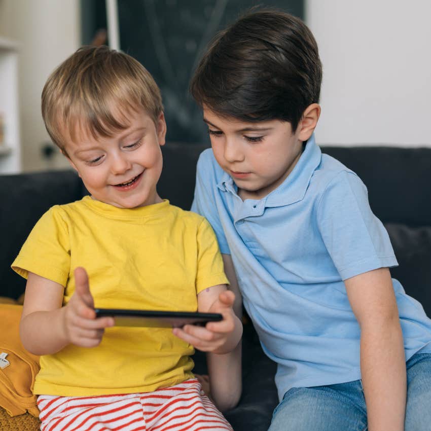 man begs gen z parents not to raise kids addicted to screens