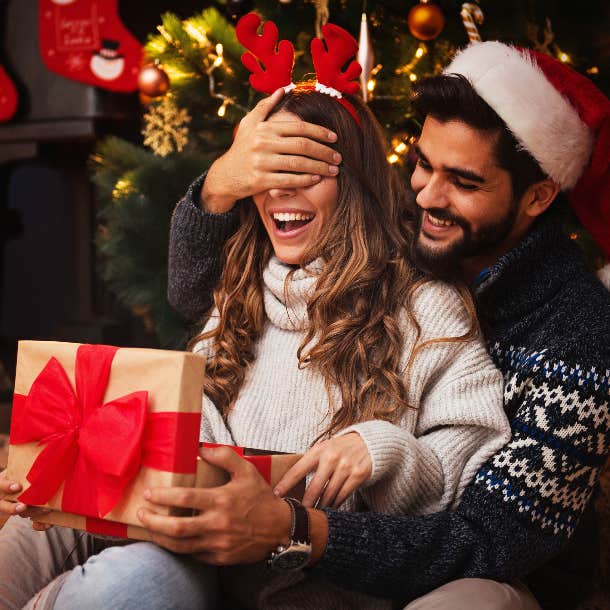 Woman Asks If She&#039;s Wrong For Being Upset After Her Fiancé Got Her A Painting Instead Of What She Wanted For Christmas