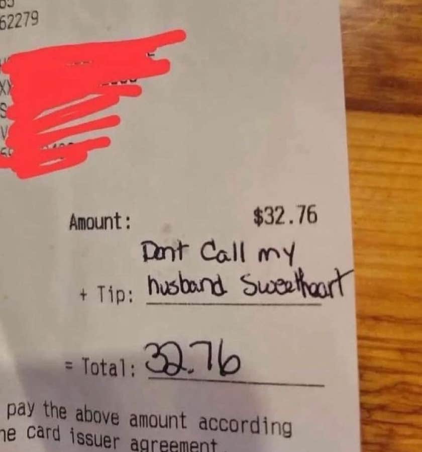 Note On Server&#039;s Receipt Sparks Debate On Customer Treatment Image