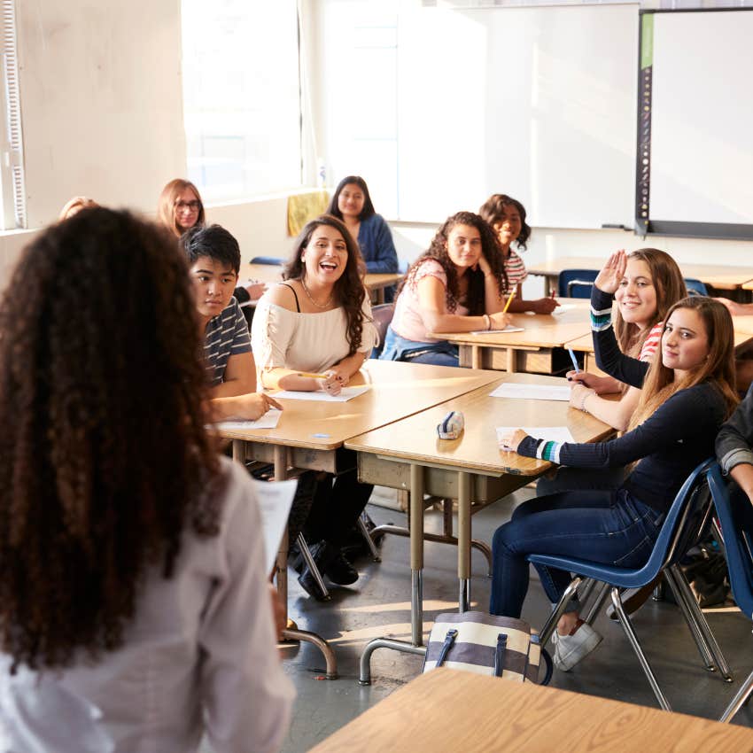 Mother refuses to force her teen daughter to apologize after lashing out at the class clown