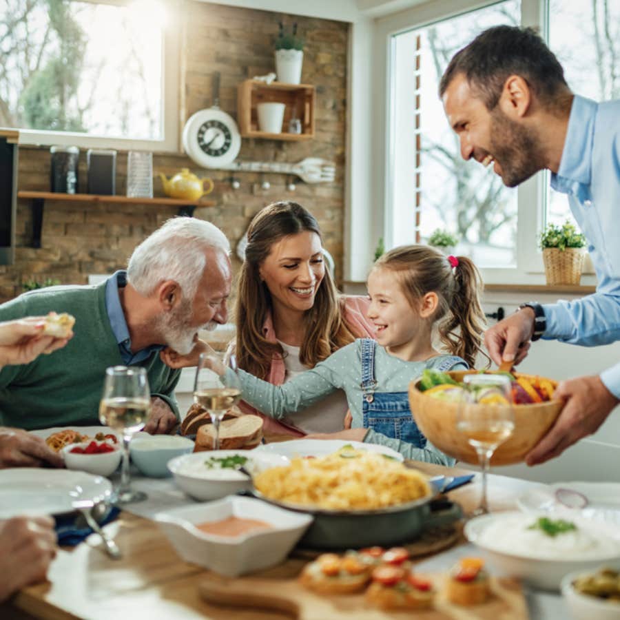 woman finds it rude that her in laws eat dinner before she and her family arrive to visit