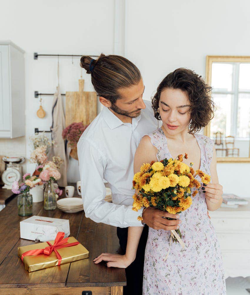 things married couples who stay together do every year