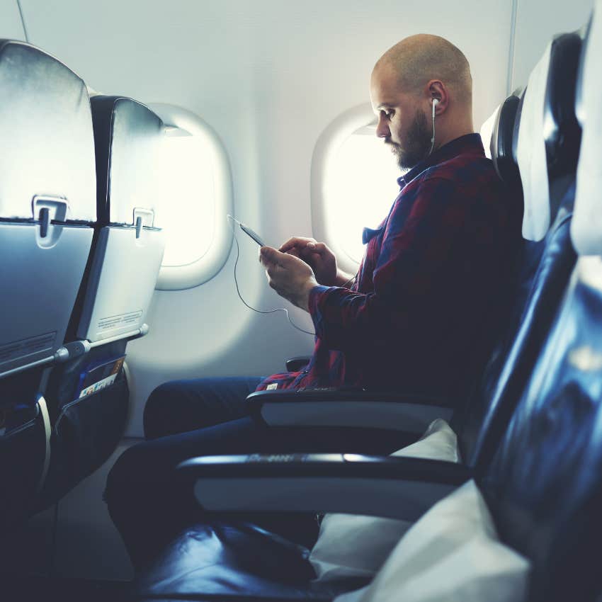 flight attendant makes man move seats for standby passenger