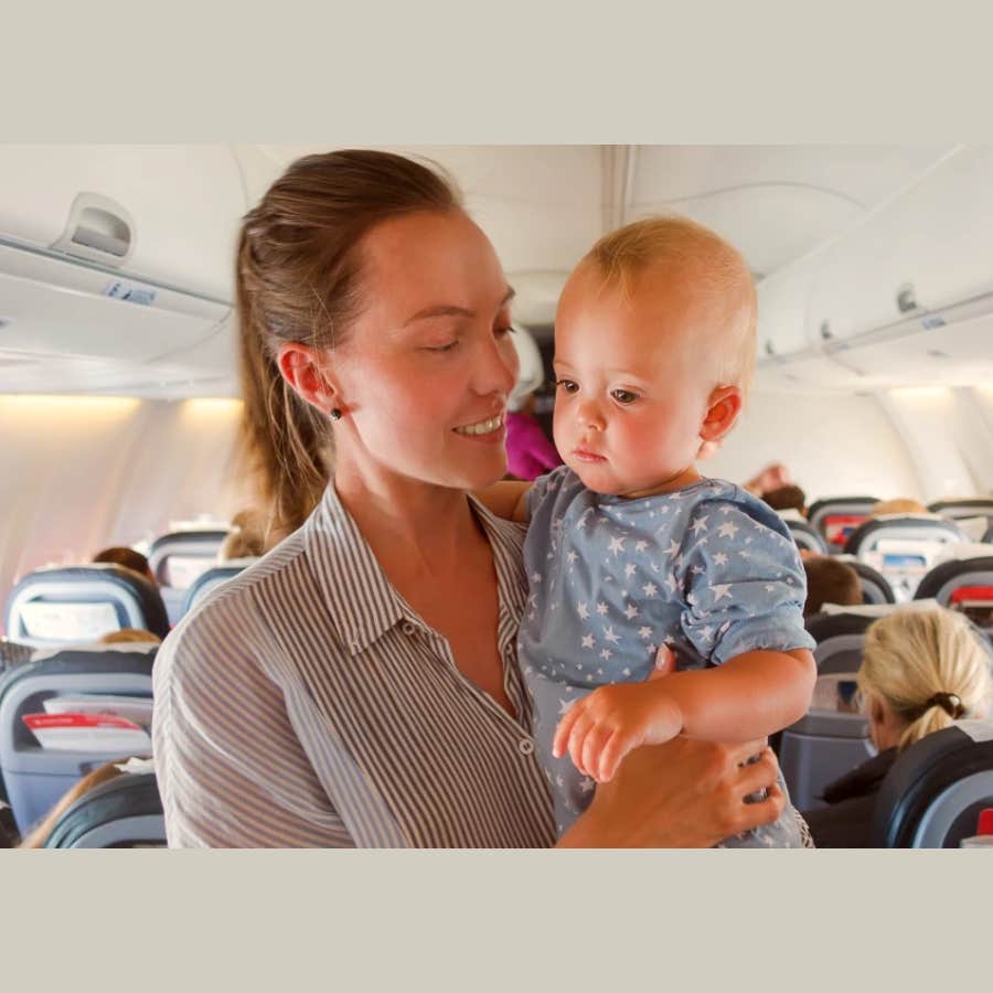 mom believes people with kids should be allowed to board and deplane first