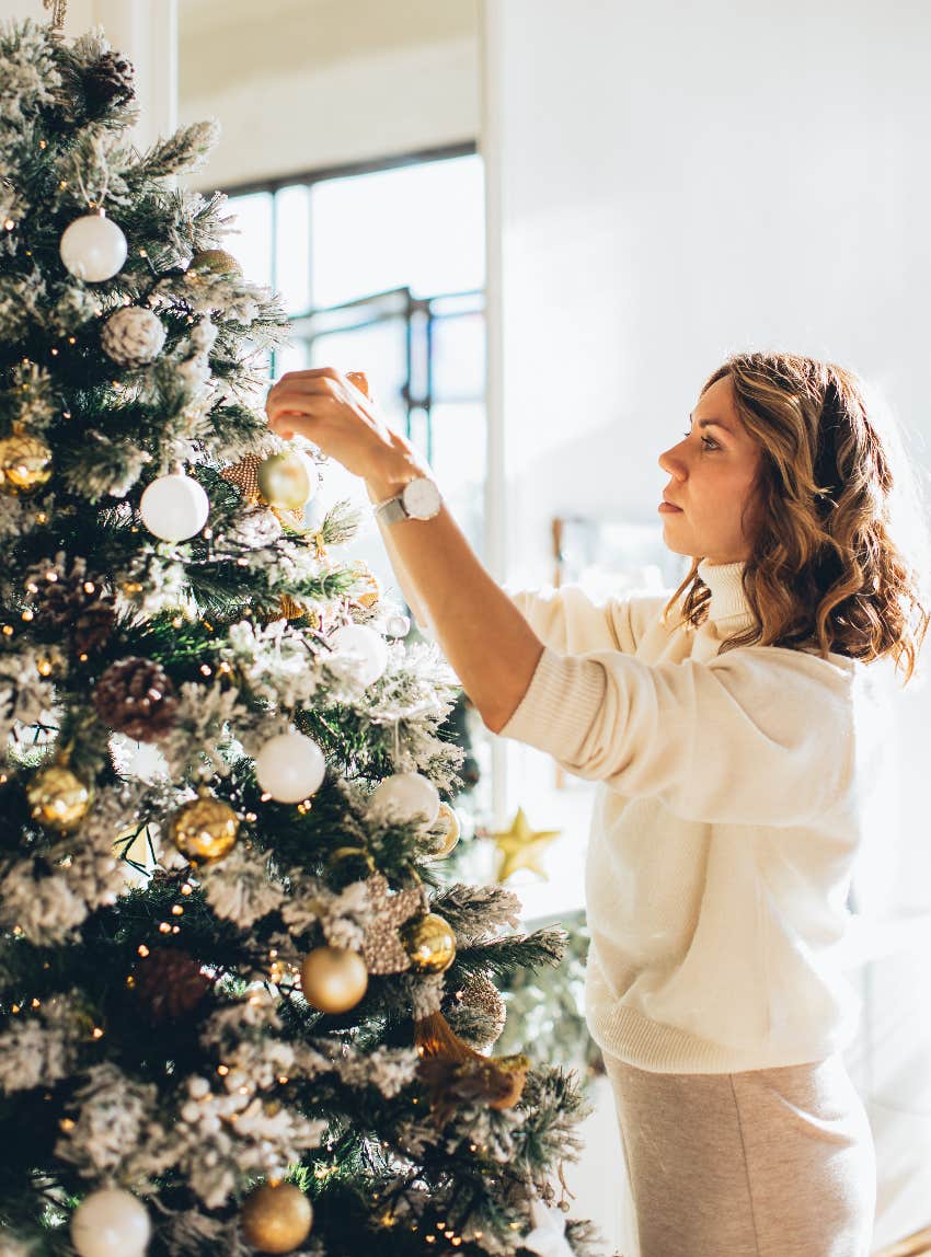 Your scientific excuse to decorate your house even earlier for Christmas:  How decorating can boost your happiness - Good Morning America