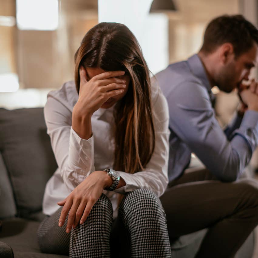 man wonders if he should have insisted when mom refused to let his fiancee be in Christmas card photo