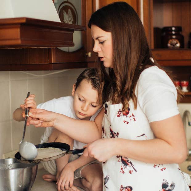 woman complains husband mooches food