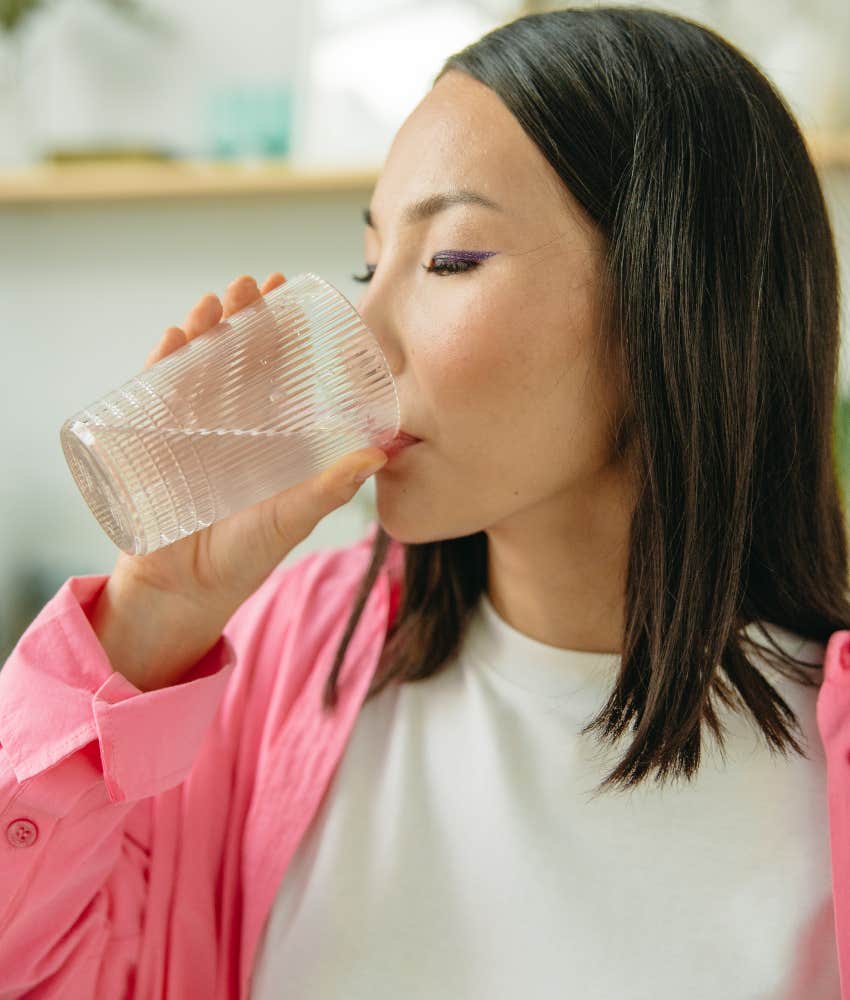 how to get rid of a stubborn double chin drink water