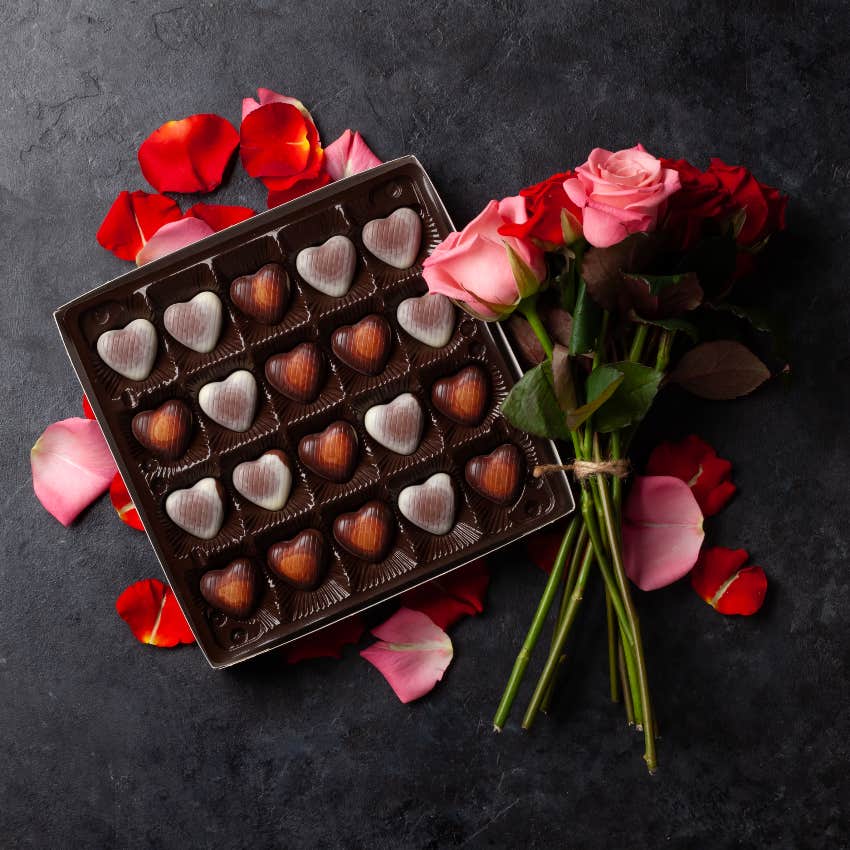 Boyfriend Believes The Valentine&#039;s Day Flowers His Girlfriend&#039;s Dad Gives Her Every Year Are Creepy