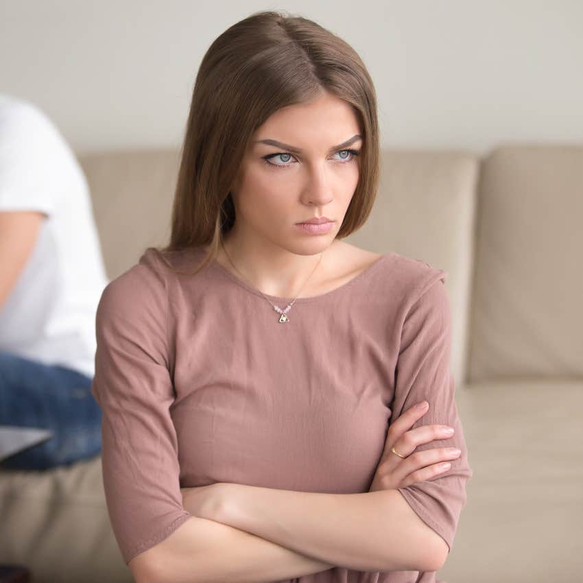 5 Signs Someone Secretly Dislikes You