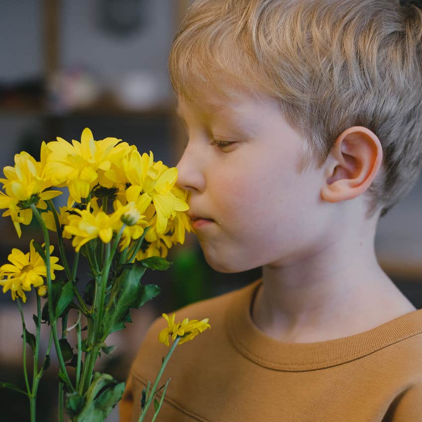 Mom Upset With Her Ex For Sending Valentine’s Day Flowers To His Daughter And Not His Sons