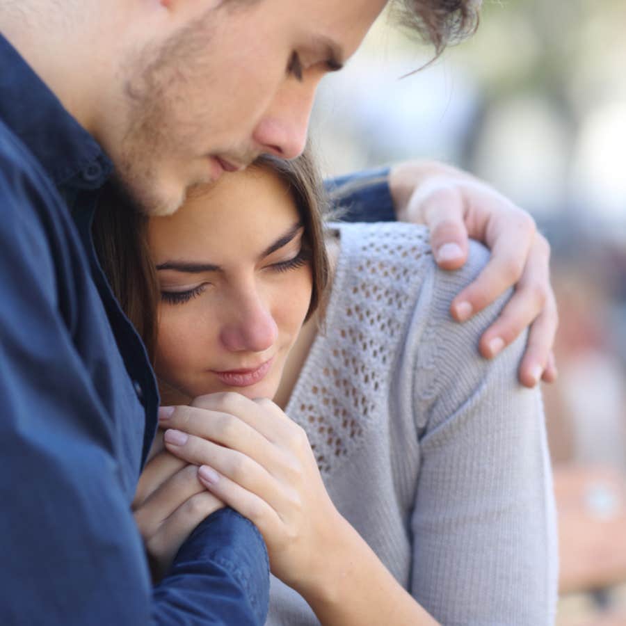 10 Little Romantic Things Women Want From The Person They Love 