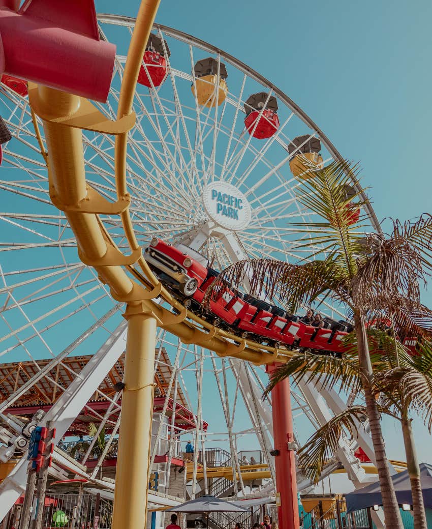 Man Yells At Theme Park Workers For Not Letting His Daughter On Ride Because She&#039;s Too Short