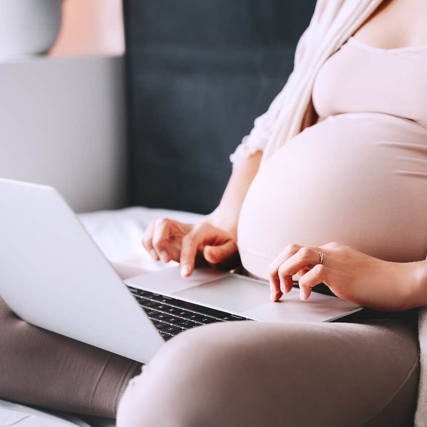 Woman In Active Labor Sends Video From Hospital Bed Letting Her Boss Know She’ll Wrap Up Some Emails But Is About To Give Birth