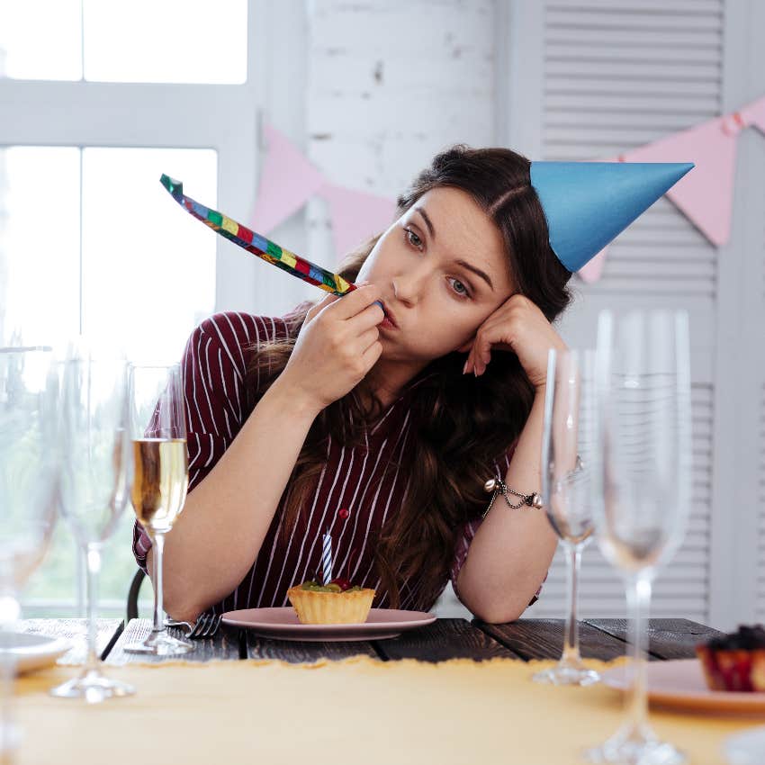 Girl Accuses Boyfriend Of Abandoning Her On Her Birthday By Going To The Super Bowl With His Best Friend