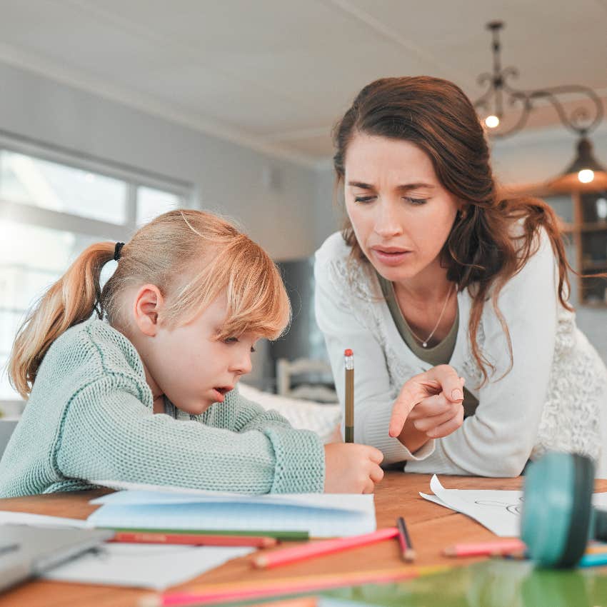 Homeschool Mom Criticized For Not Understanding Child&#039;s Phonics Lesson