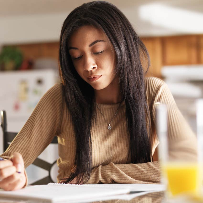 Mom Forces Her Daughter To Make It Right After Bullying A Classmate