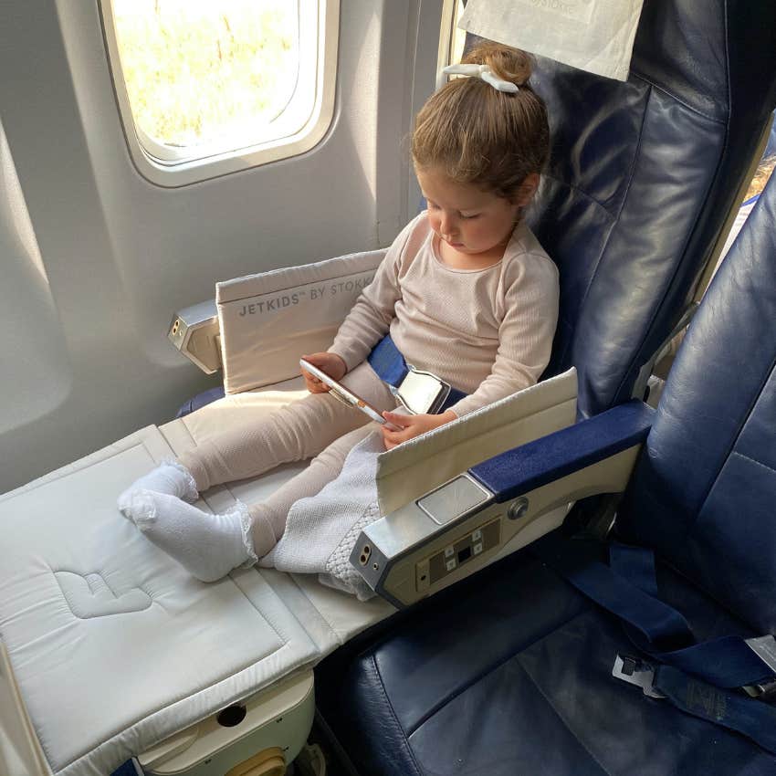 Woman Who Paid For Two Seats On A Plane Due To Her Weight Is Asked To Squeeze Into One Seat So A Toddler Could Sit There