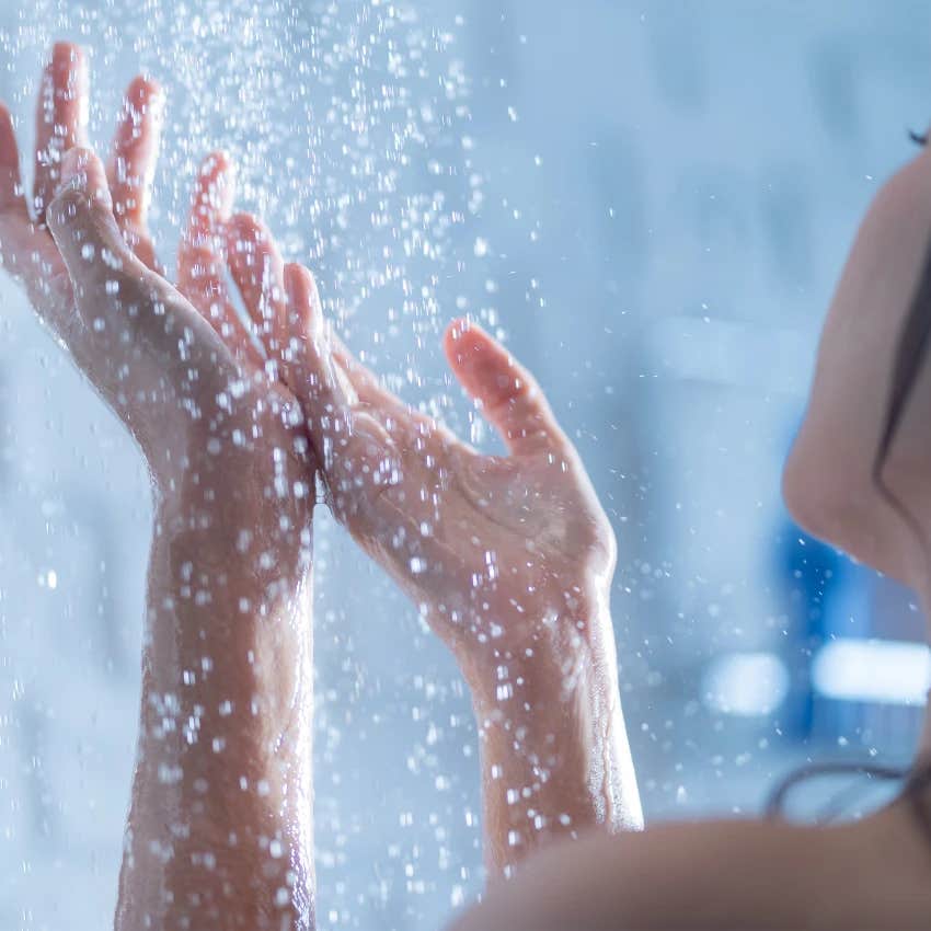 Showering Without Glasses Is The Daily Struggle No One Is Talking About