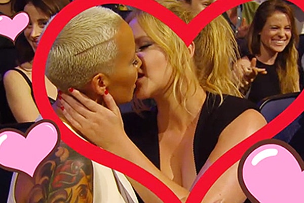17. Amber Rose and Amy Schumer kissing at the MTV Movie Awards 2015