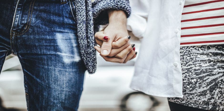 Why Couples in Love Complete Each Other’s Sentences 