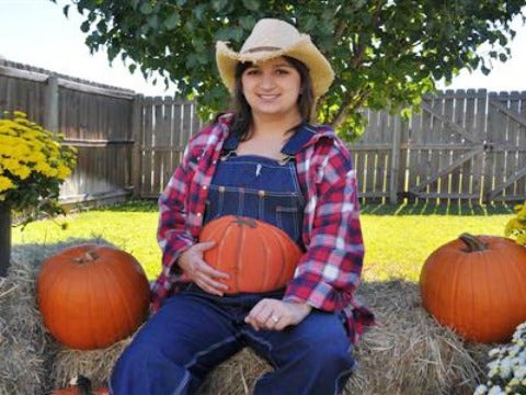 10 Hilarious Costumes For Pregnant Women 10 Hilarious Costumes For Pregnant Women