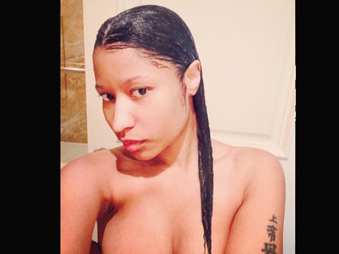 Nicki Minaj naked selfie in the shower