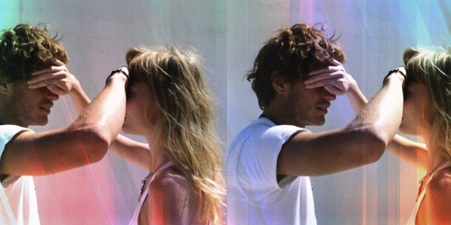 Zodiac Signs That Fall In Love At First Sight