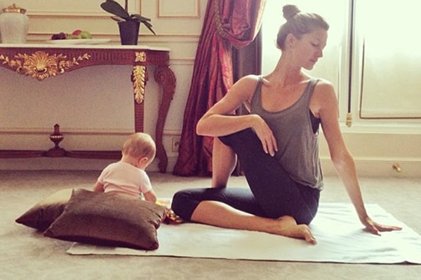 gisele bundchen vivian yoga instagram